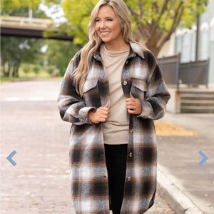 Chic soul long flannel shacket, tan, brand new with tags. 1xl.